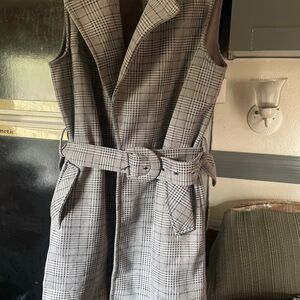 Plaid Sleeveless Trench Coat with Belt